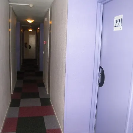 Kyriad Direct Hotel 2*