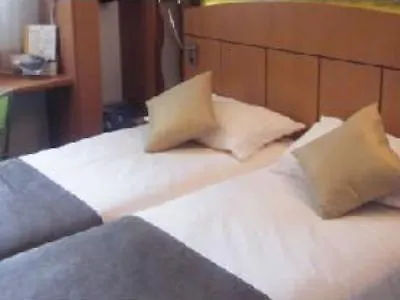 Hotel Kyriad Direct 2*